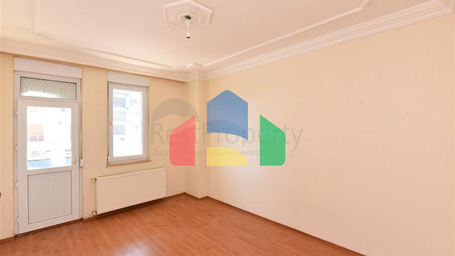 Простора квартира 4+1 на першій береговій лінії в районі Оба