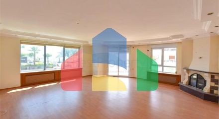 Простора квартира 4+1 на першій береговій лінії в районі Оба Простора квартира 4+1 на першій береговій лінії в районі Оба