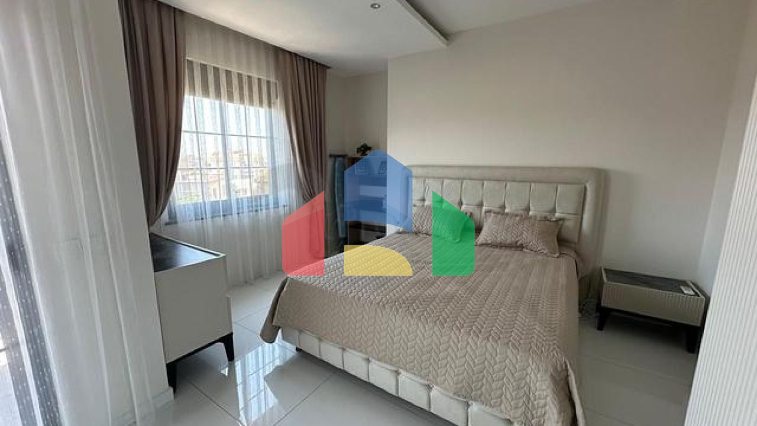 Пентхаус 3 + 1 в районі Оба