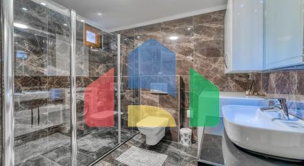 Просторный пентхаус у моря с видом и комфортом