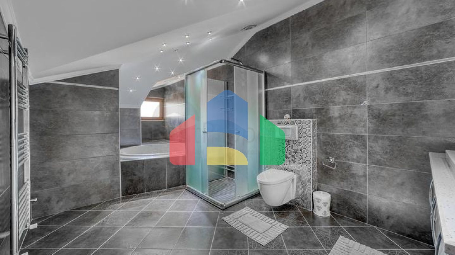 Просторный пентхаус у моря с видом и комфортом