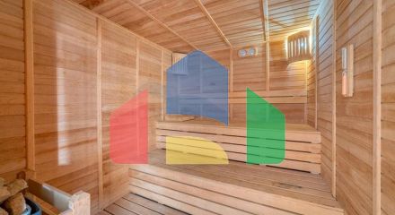 Просторный пентхаус у моря с видом и комфортом