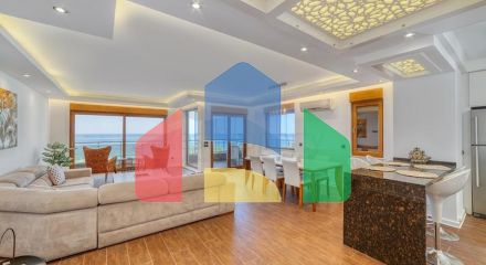 Просторный пентхаус у моря с видом и комфортом