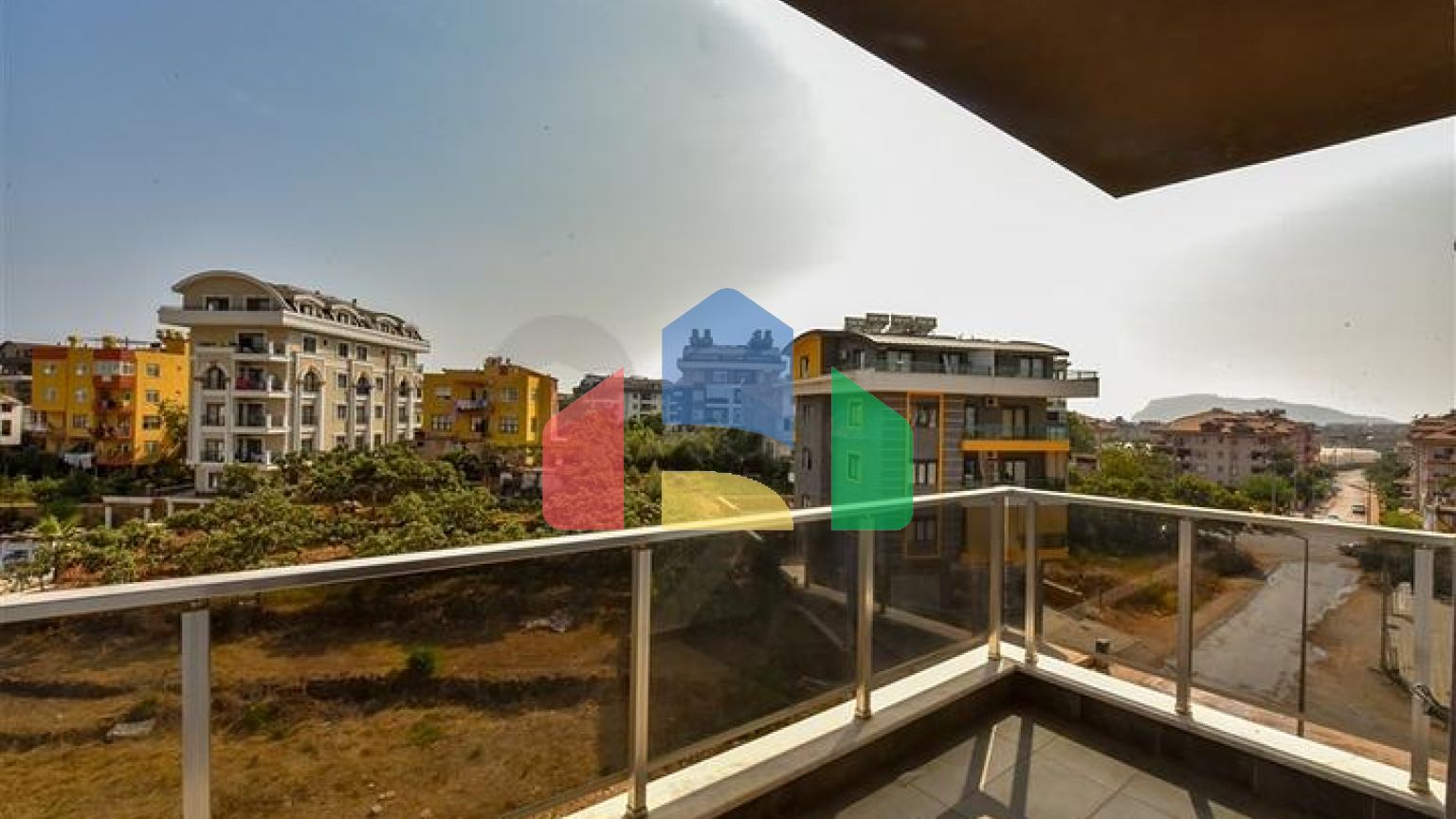 Просторная квартира в районе Оба