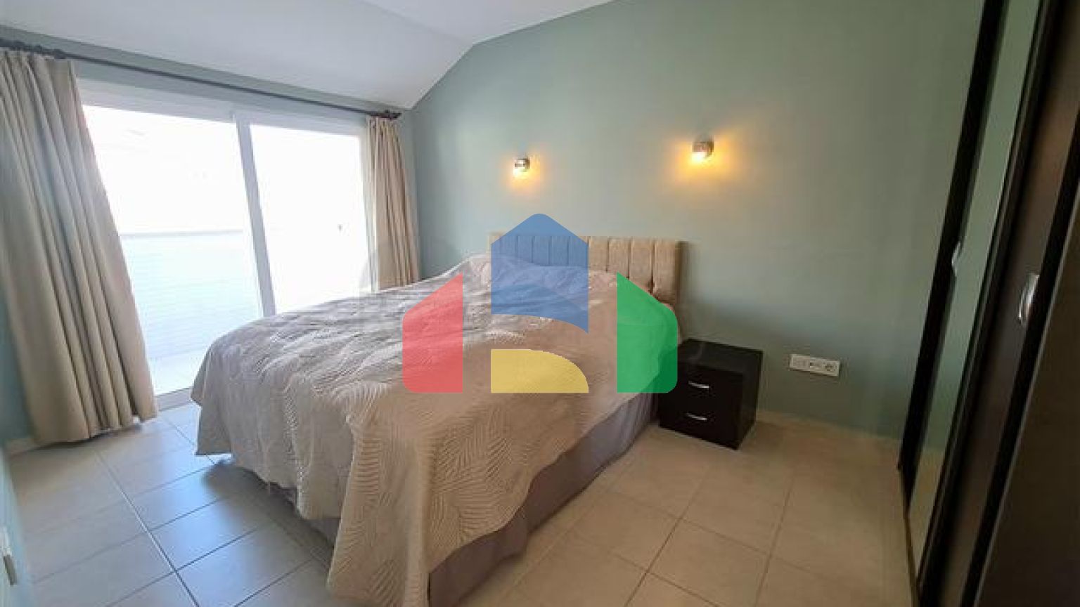 Затишний пентхаус 3 + 1 з меблями в районі Оба