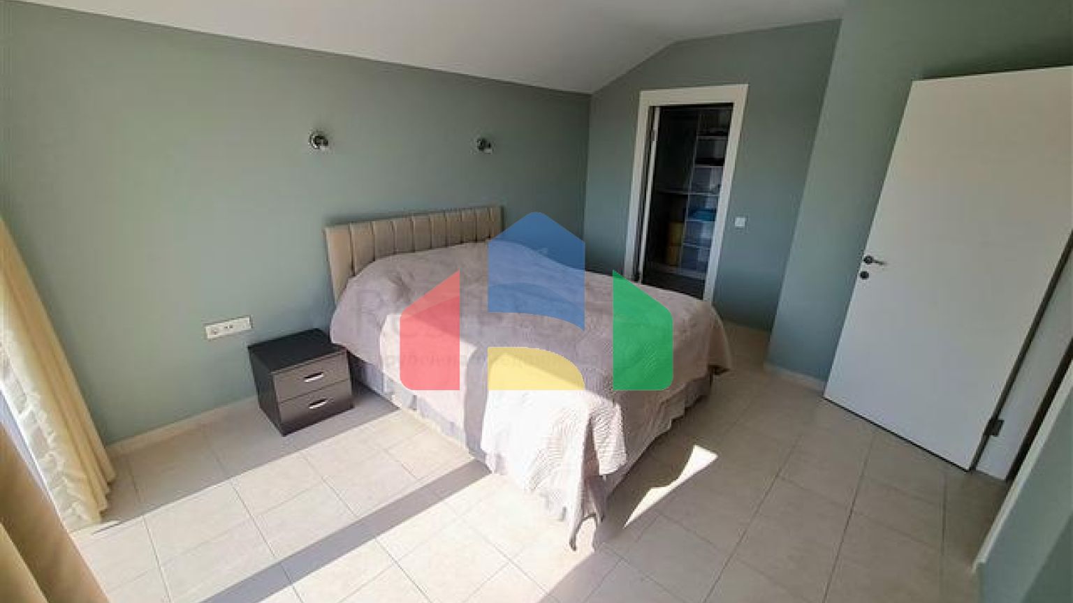 Затишний пентхаус 3 + 1 з меблями в районі Оба