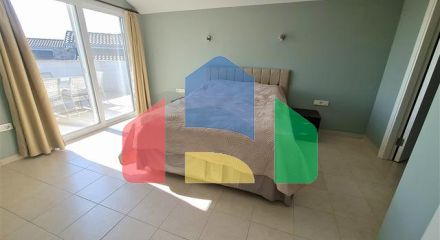 Затишний пентхаус 3 + 1 з меблями в районі Оба