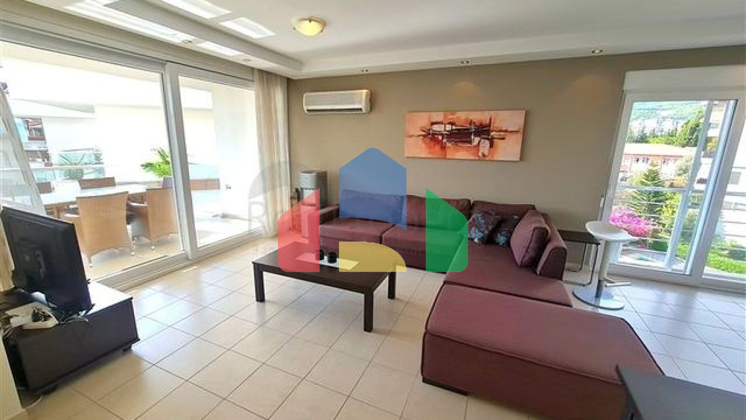 Затишний пентхаус 3 + 1 з меблями в районі Оба