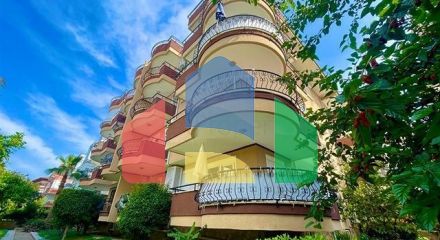 Затишні апартаменти в обжитому комплексі в самому серці району Оба