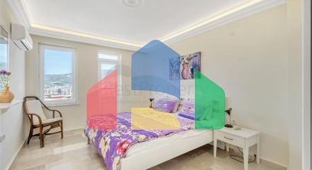 Просторий пентхаус в районі Оба