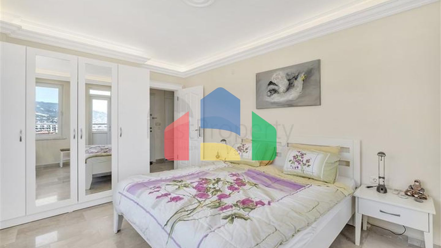 Просторный пентхаус в районе Оба