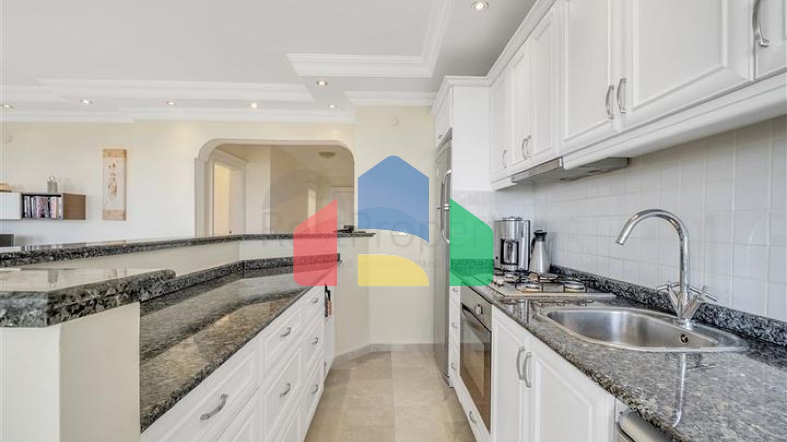 Просторный пентхаус в районе Оба