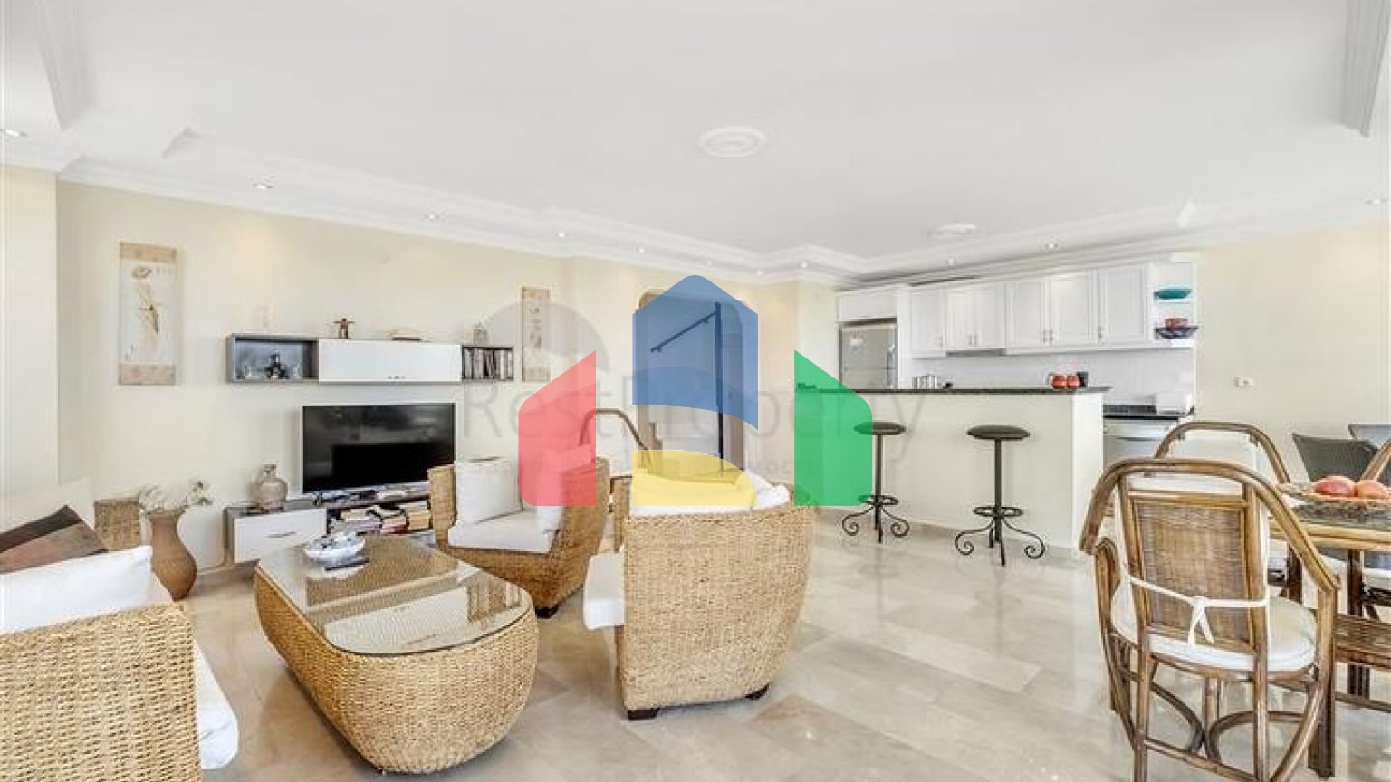 Просторный пентхаус в районе Оба