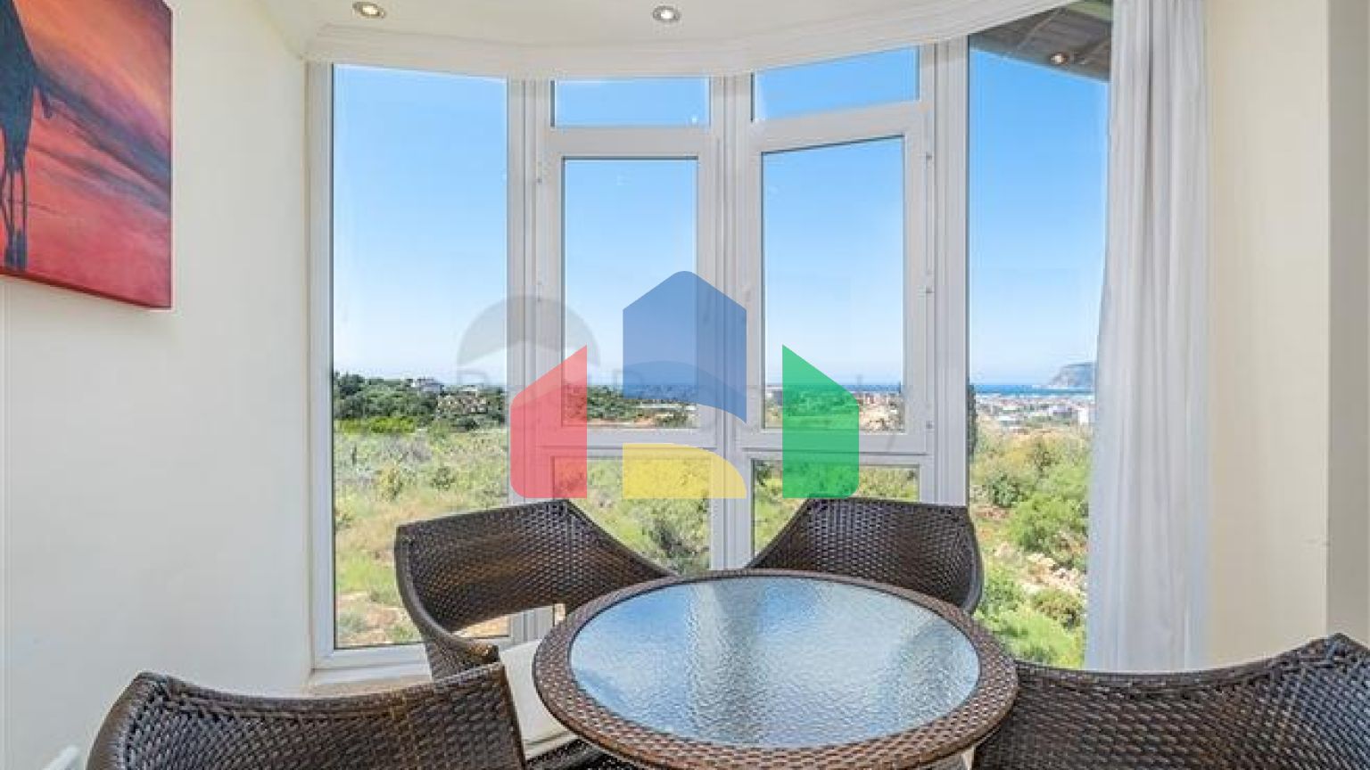 Просторный пентхаус в районе Оба