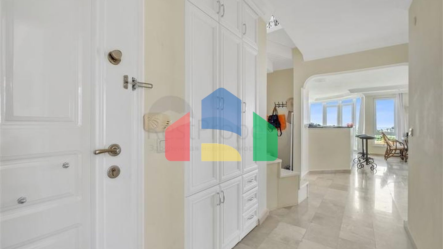 Просторный пентхаус в районе Оба