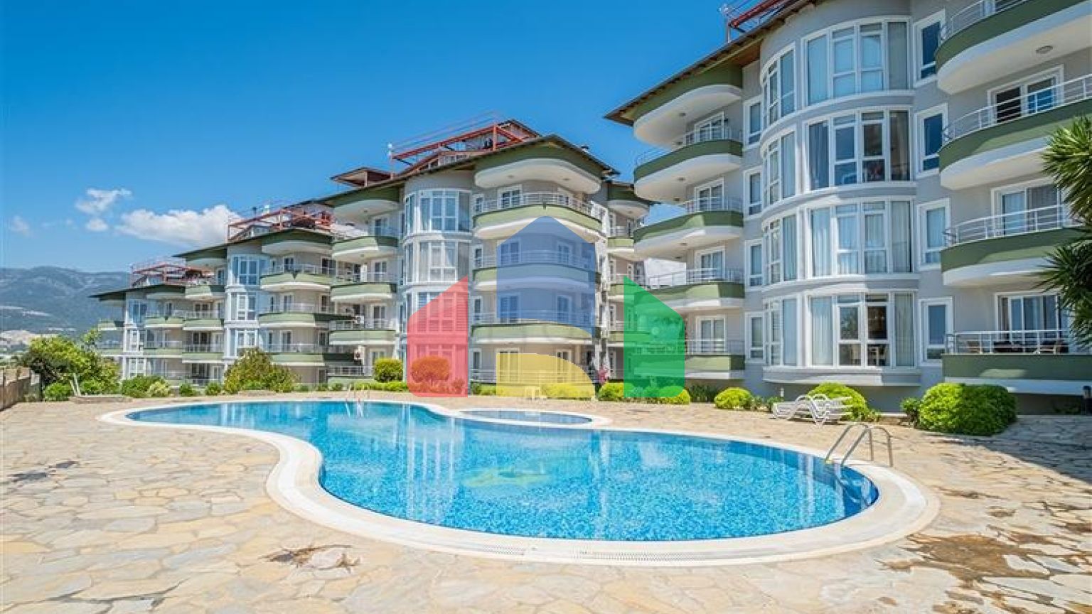 Просторный пентхаус в районе Оба