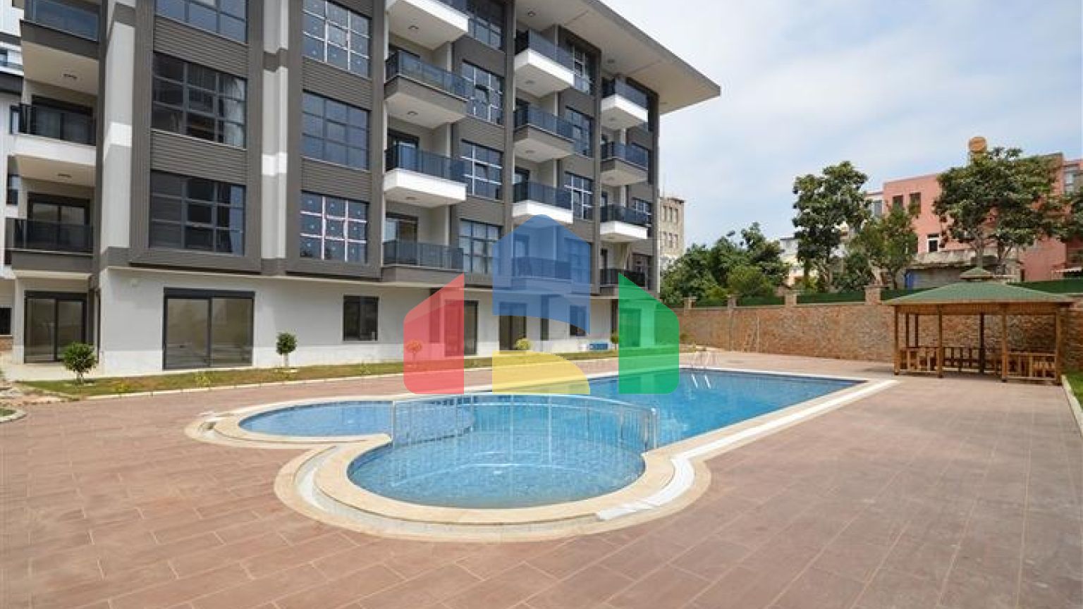 Идеальное жилье 3+1 с превосходной инфраструктурой, в районе Оба.