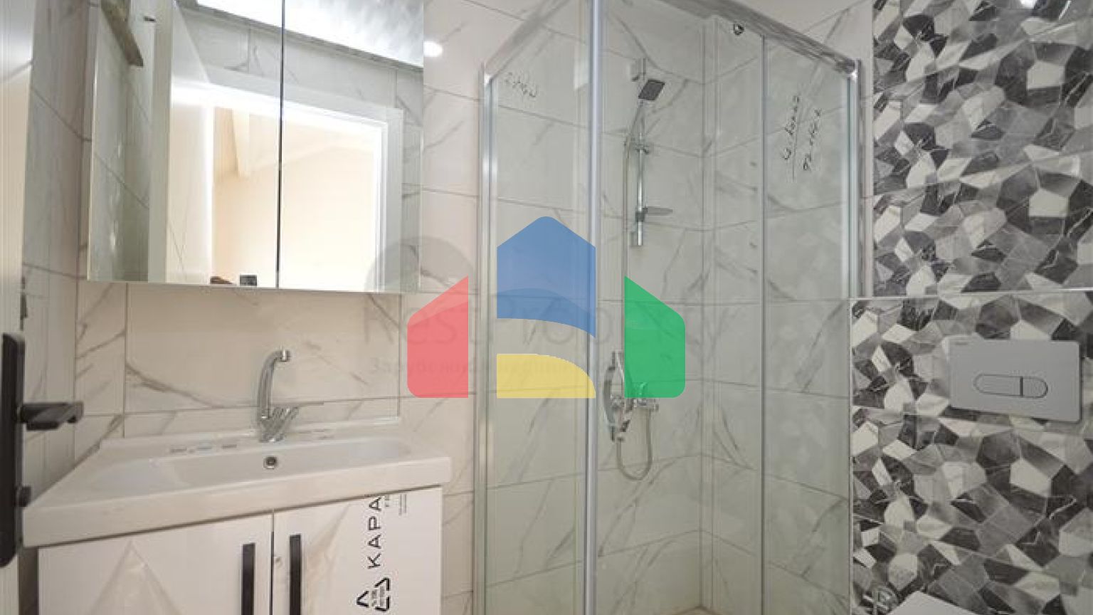 Идеальное жилье 3+1 с превосходной инфраструктурой, в районе Оба.