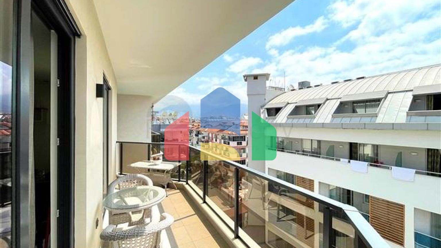 Розкішний пентхаус 3+1 в престижному районі Аланії з видом на море