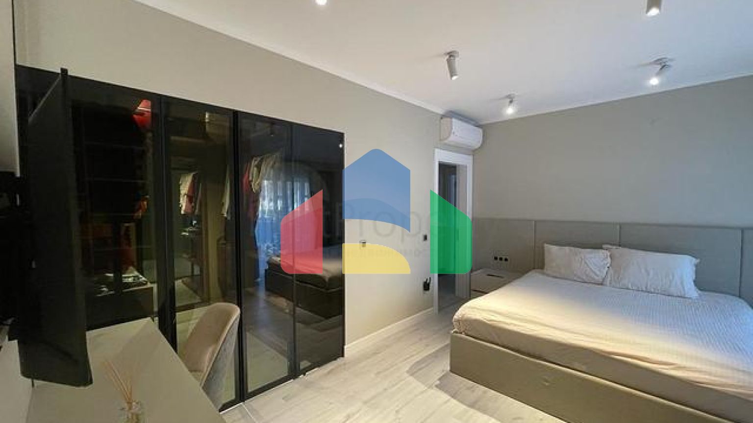 Пентхаус 2 + 1 з меблями в сучасному комплексі в Оба