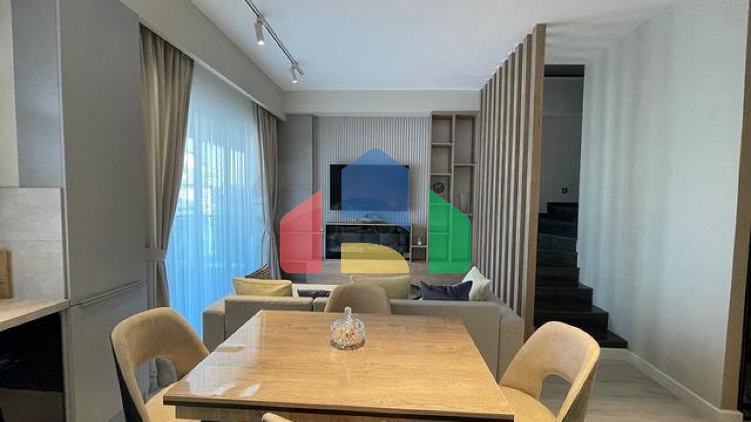 Пентхаус 2 + 1 з меблями в сучасному комплексі в Оба