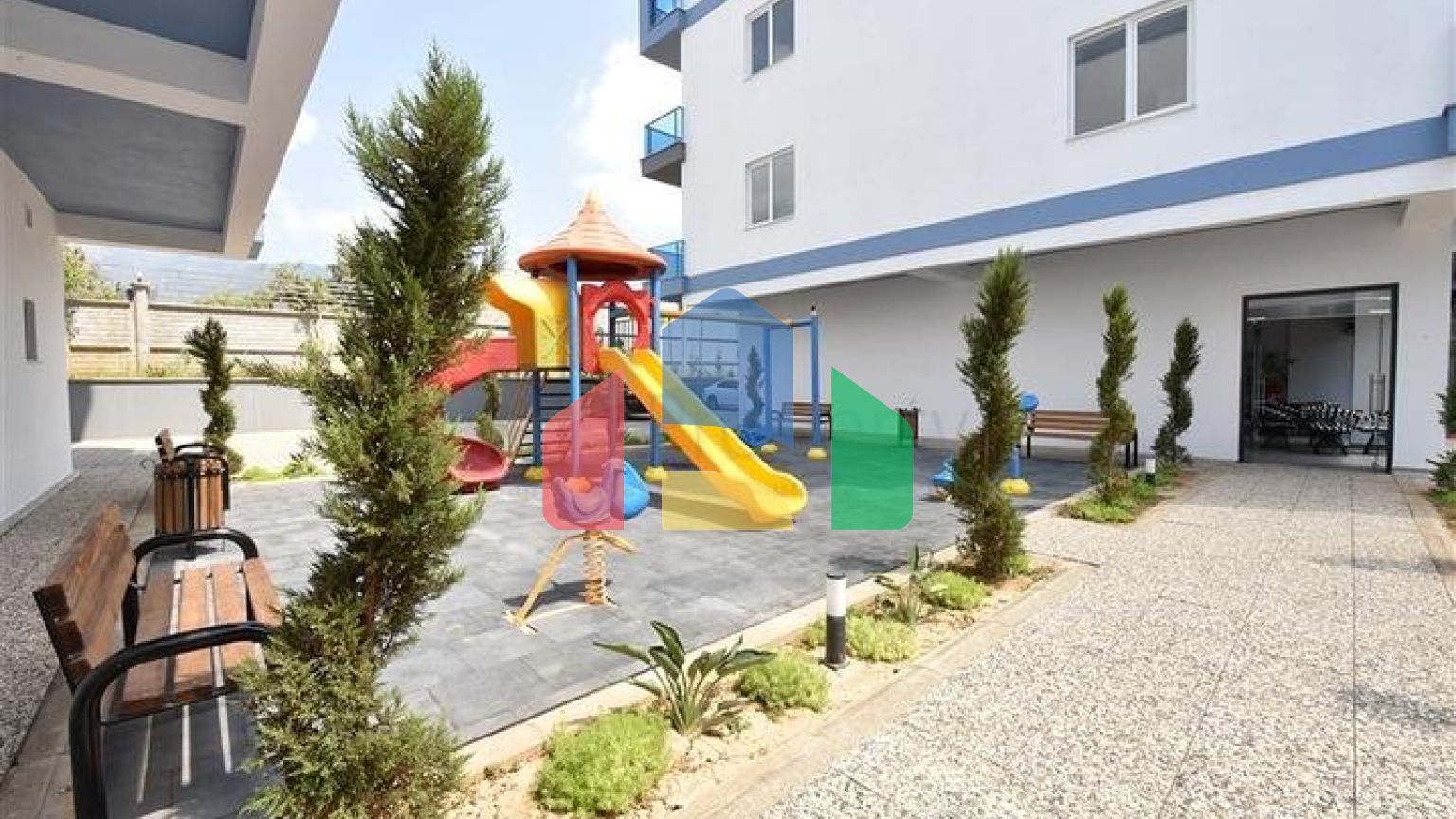 Пентхаус 2 + 1 з меблями в сучасному комплексі в Оба