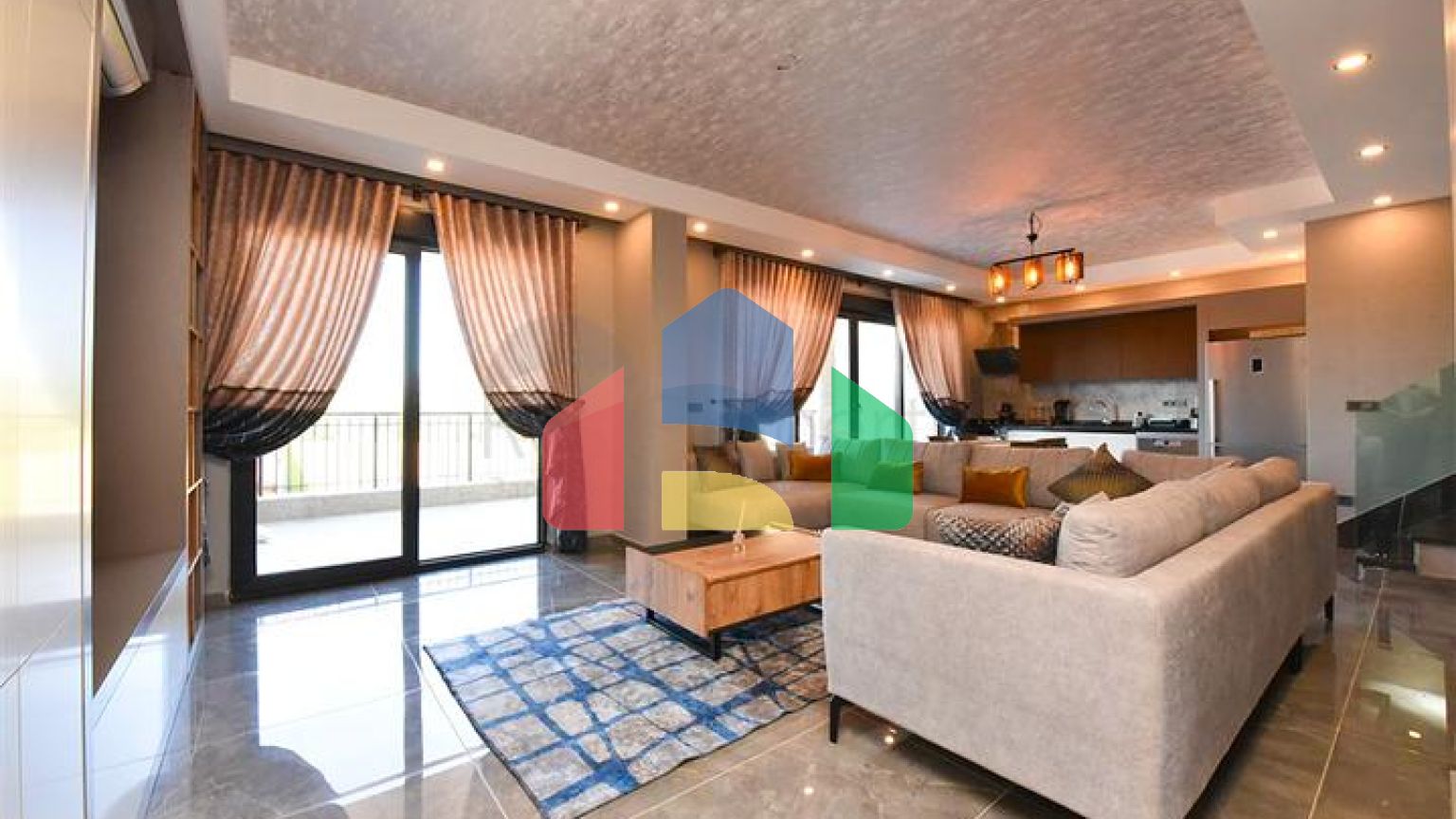 Дуплекс для большой семьи в районе Оба