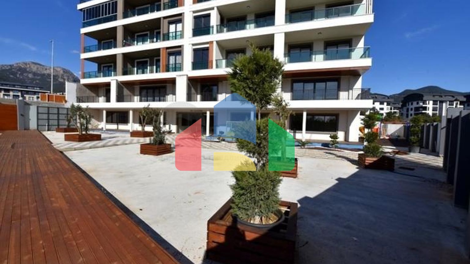 Дуплекс для большой семьи в районе Оба