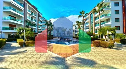 Просторі апартаменти 4 + 1 в елітному комплексі в Оба