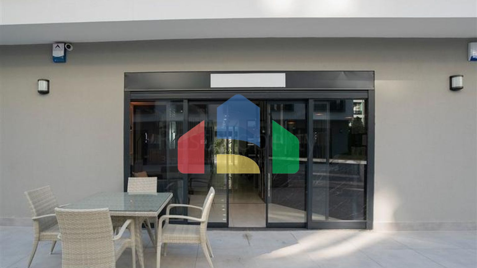 Оборудованный просторный офис в бизнес-центре в районе Оба