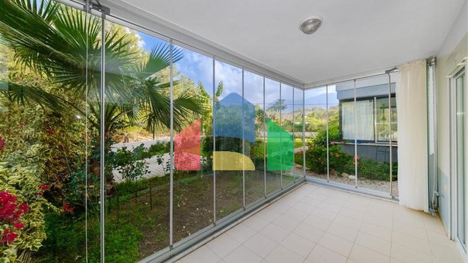 Затишна і сучасна квартира в престижному комплексі