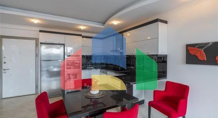 Трикімнатна світла квартира в районі Оба