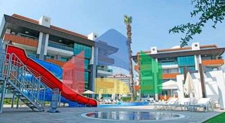 Трикімнатна світла квартира в районі Оба