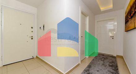 Простора квартира 2 + 1 в районі Оба