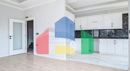 Просторий пентхаус 4 + 1 з багатою інфраструктурою в серці району Оба