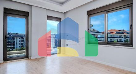 Просторий пентхаус 4 + 1 з багатою інфраструктурою в серці району Оба