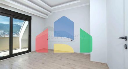 Просторий пентхаус 4 + 1 з багатою інфраструктурою в серці району Оба