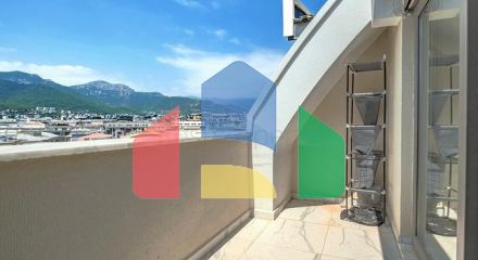 Просторий пентхаус 4 + 1 з багатою інфраструктурою в серці району Оба