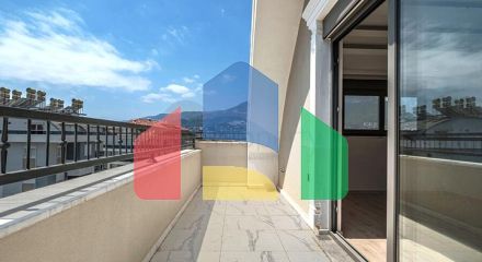 Просторий пентхаус 4 + 1 з багатою інфраструктурою в серці району Оба