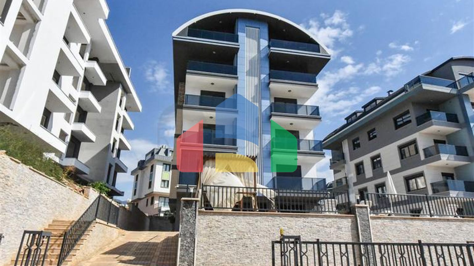 Пентхаус 2 + 1 в районі Оба