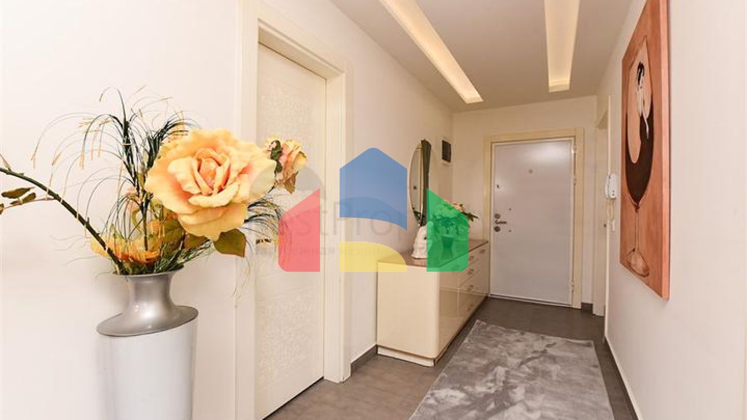 Простора квартира 2 + 1 в районі Оба