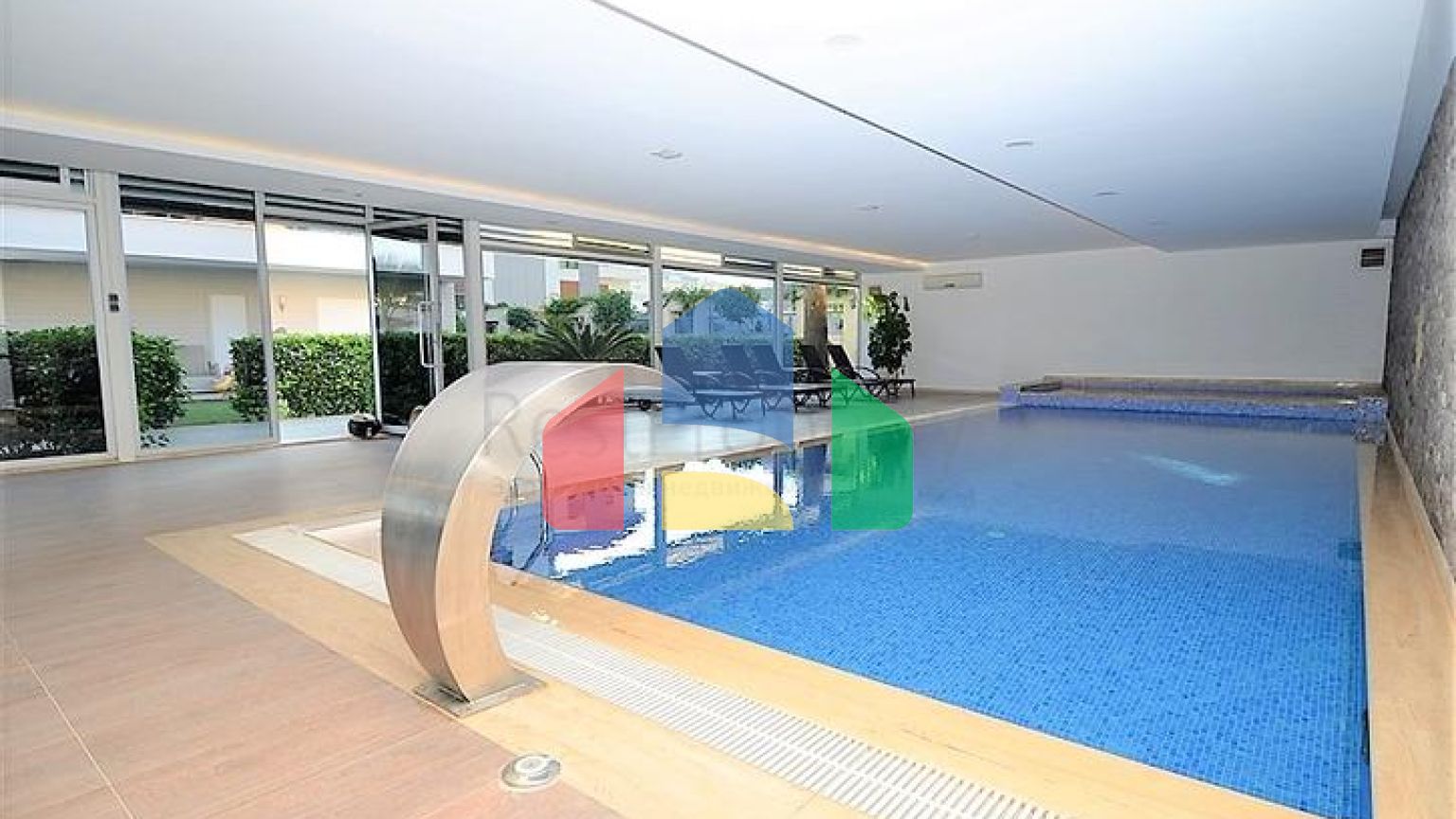 Простора квартира 2 + 1 в районі Оба