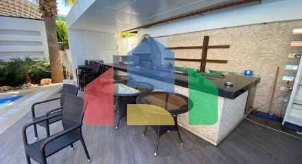 Простора квартира 2 + 1 в районі Оба