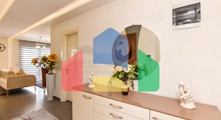 Простора квартира 2 + 1 в районі Оба