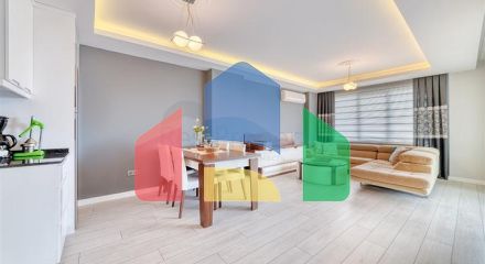 Простора квартира 4 + 1 з меблями і технікою в престижному районі Об Простора квартира 4 + 1 з меблями і технікою в престижному районі Об