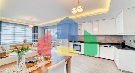 Простора квартира 4 + 1 з меблями і технікою в престижному районі Об Простора квартира 4 + 1 з меблями і технікою в престижному районі Об