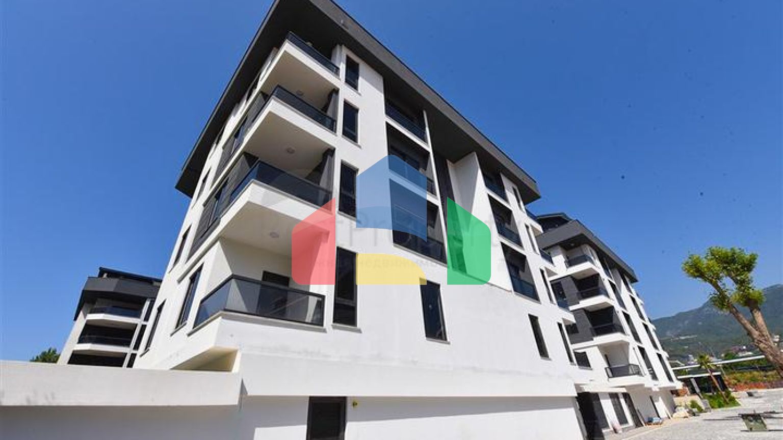 Квартира з трьома спальнями в престижному районі Оба