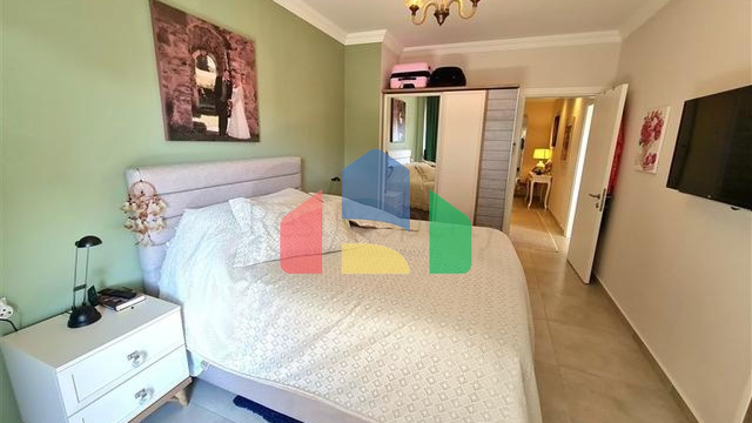 Современная квартира с полным комфортом в центре Оба