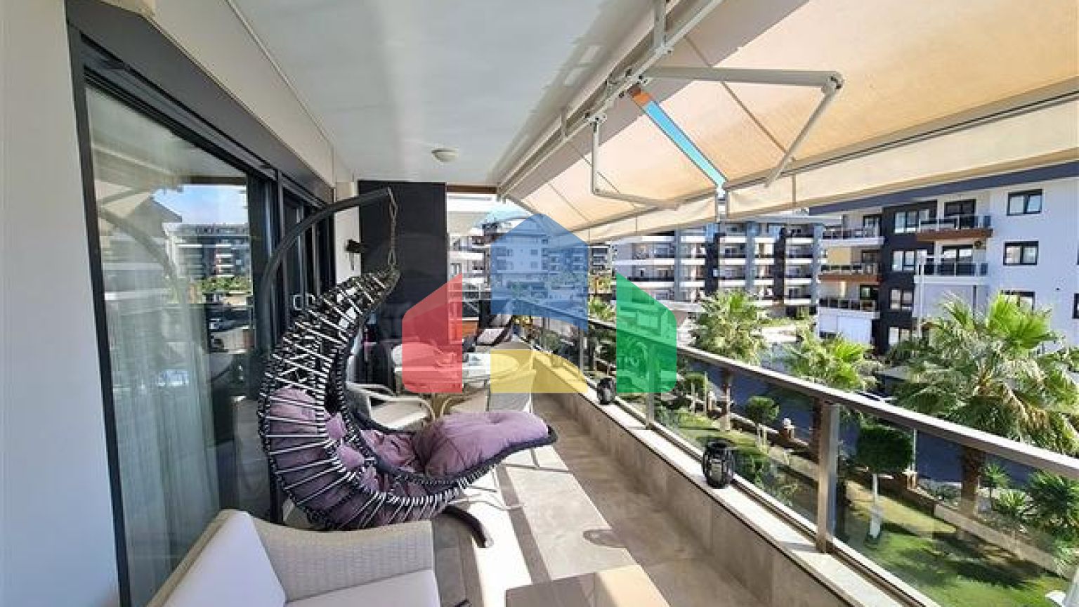 Современная квартира с полным комфортом в центре Оба