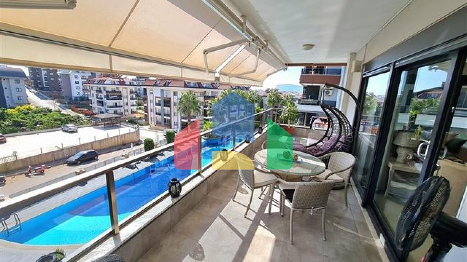 Современная квартира с полным комфортом в центре Оба